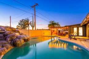 Heated Pool, Game Room, 5 Bedroom Luxury Oasis